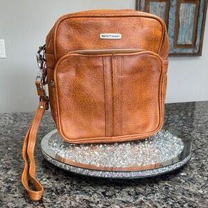 World Traveler VintageTan Leather locking Bag